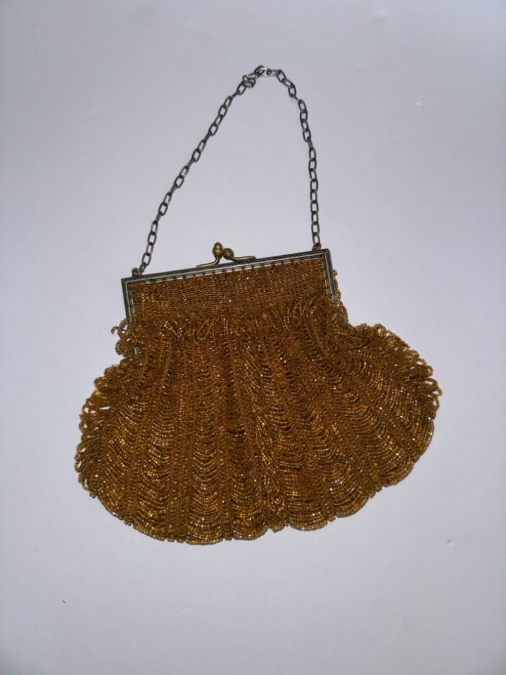 Vintage-Inspired Gold Mesh Evening Bag with Chain